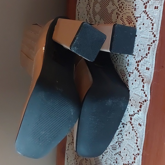 PLT Beige Patent High Block Heel Chelsea Boots Sz 7 - Picture 9 of 16